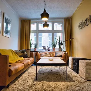 https://around-the-corner.bruges-hotels.info